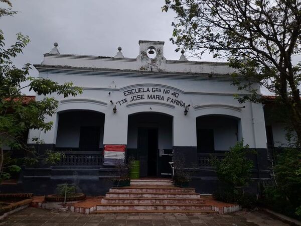 Maderaje de la escuela Teniente Fariña de Caacupé está minada de termitas  - Nacionales - ABC Color