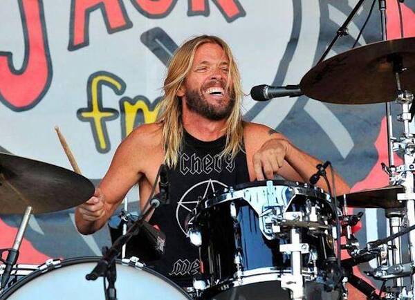 Crónica / Baterista de "Foo Fighters" fue encontrado muerto en su hotel