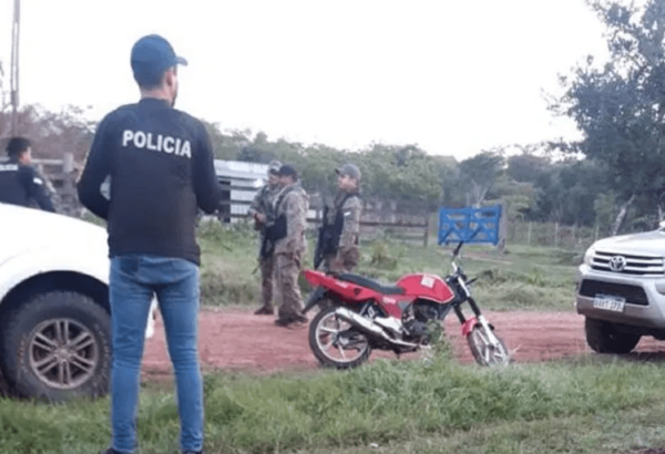 Enfrentamiento entre policía y presuntos miembros de grupo criminal deja 3 detenidos