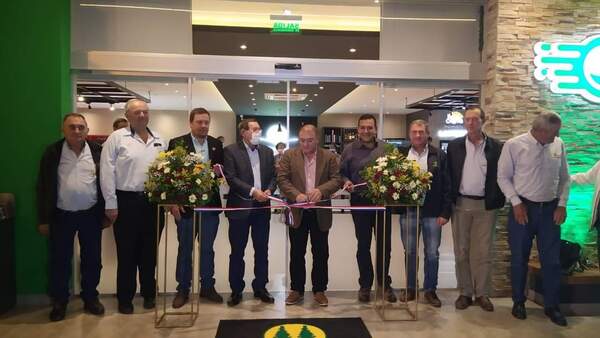 Cooperativa Colonias Unidas inaugura modernas instalaciones de la ECOP Stop en Obligado