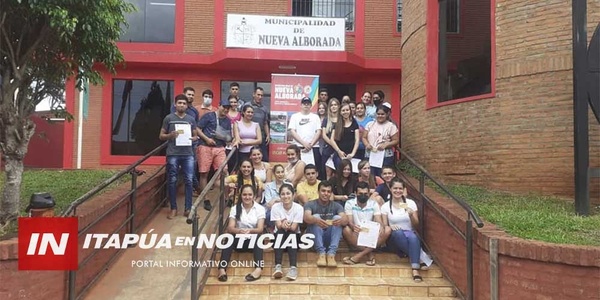 MÁS DE 110 ESTUDIANTES UNIVERSITARIOS DE NVA. ALBORADA SE TRASLADAN GRATUITAMENTE CON RESPALDO MUNICIPAL - Itapúa Noticias