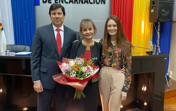 Gladys Vergara de Harms es declarada Hija Dilecta de Encarnación