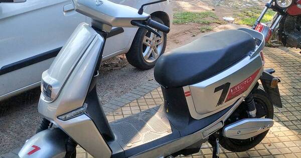 La Nación / Moto eléctrica: recorrer 50 km y gastar 600 guaraníes