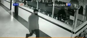 Delincuente roba pertenencias de una médica en el interior del Hospital de Clínicas | Noticias Paraguay
