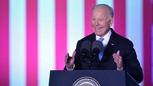 Biden dice que Putin "no puede permanecer en el poder"