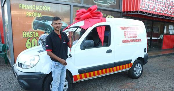 La Nación / El héroe Froilán recibió una camioneta de regalo