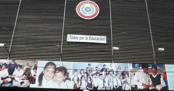 La Nación / Padre de niño de 9 años con elevado coeficiente intelectual pide al MEC aprobar que su hijo curse el 5° grado