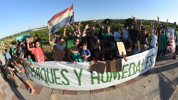 Ciudadanos protestan por área cedida en la Costanera de Asunción
