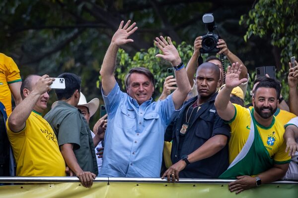 Bolsonaro lanza candidatura a la reelección complicada por la debilidad económica - El Independiente