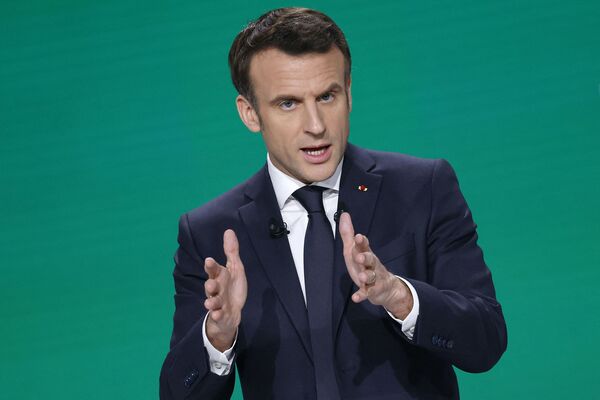 La campaña francesa arranca con Macron favorito y prudencia en sus filas - El Independiente