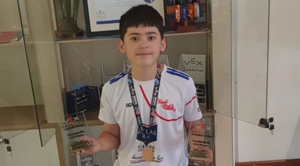 Niño de 13 años representa a Paraguay en el Mundial de Robótica y necesita un apoyo