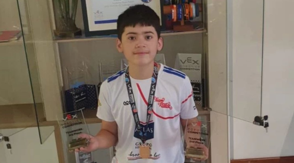 Niño de 13 años representa a Paraguay en el Mundial de Robótica y necesita un apoyo