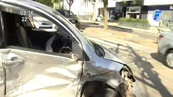 Asunción: Accidente de tránsito deja una mujer herida | Noticias Paraguay
