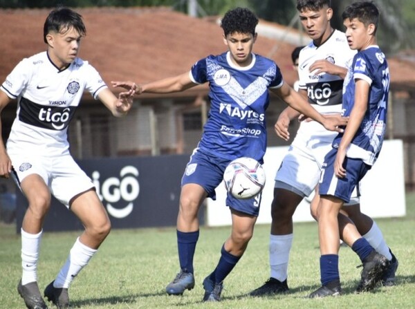 Sub 15 con seis victorias y un total de 24 goles anotados - APF