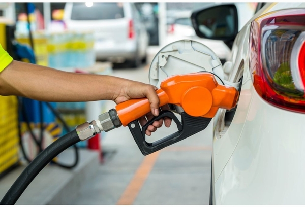 Emblemas privados aumentarán G. 1.500 por litro el precio de sus combustibles - Noticiero Paraguay