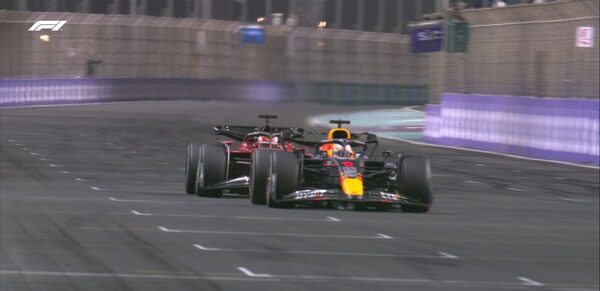 Max Verstappen triunfa en Arabia Saudita por delante de los Ferrari