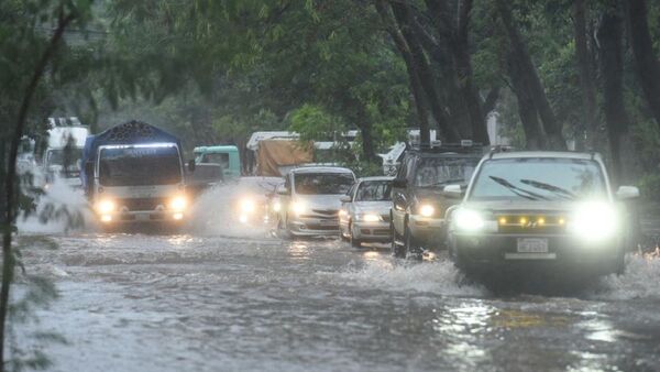 Urgen soluciones en Asunción para mitigar fuertes lluvias