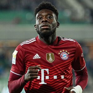 Alphonso Davies, curado del covid-19, ya no tiene problemas cardíacos - Fútbol - ABC Color