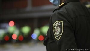 Muere un menor en un atentado contra un puesto policial en Bogotá