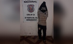 Ladrón intentó esconderse debajo de la cama, pero fue descubierto