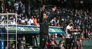El Coritiba de Morínigo elimina a su clásico rival y es finalista del Estadual