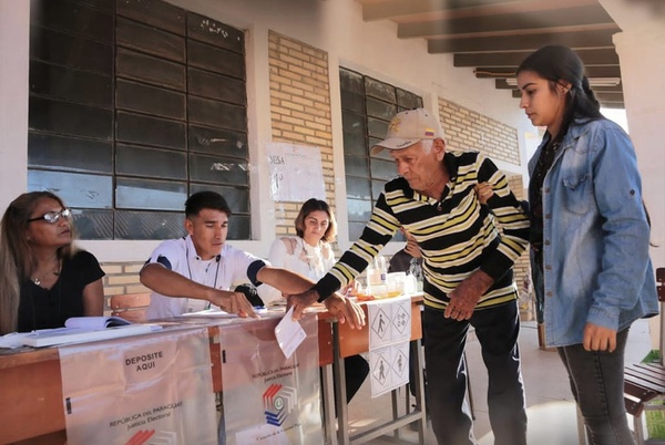 Diario HOY | Destacan buena participación durante elecciones municipales en Nueva Asunción e Itacua