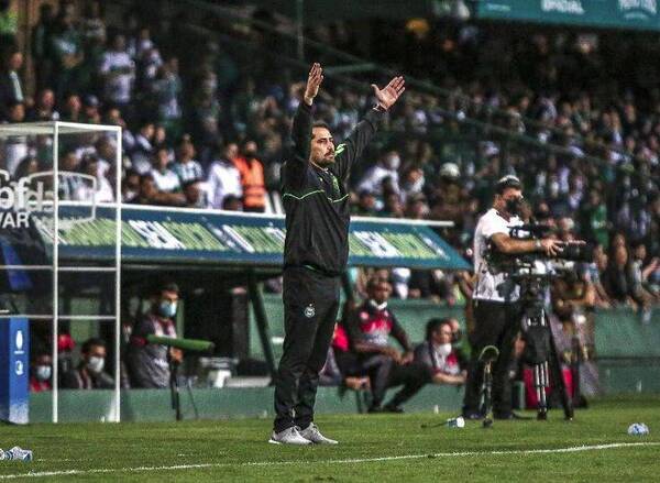 Crónica / Gustavo Morínigo anotó al Coritiba en la final del Campeonato Paranaense