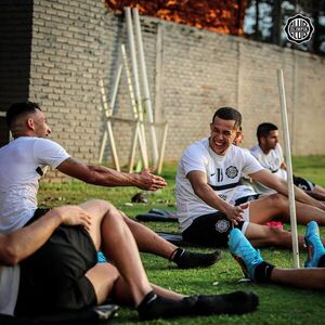 Luis Cáceres, con grave lesión en Olimpia - Fútbol - ABC Color