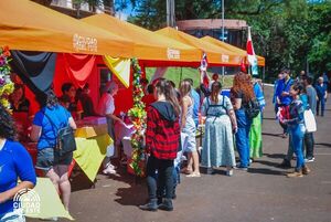Fiesta de integración cultural reunió a representantes de varios países