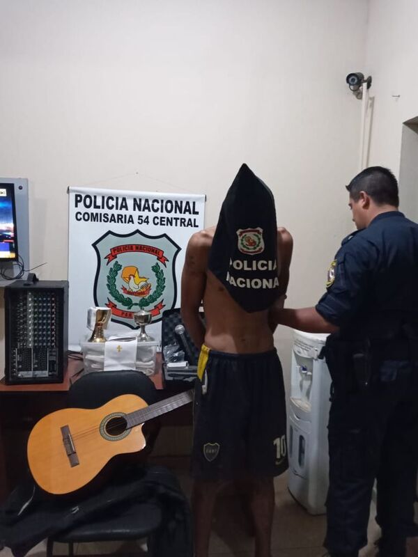 Ladrón intentó llevarse hasta los cálices de una capilla de San Lorenzo  - Nacionales - ABC Color