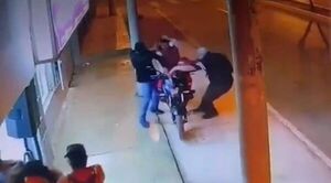 VIDEO| Asaltante mata por error a su cómplice durante robo en Perú - Radio Imperio