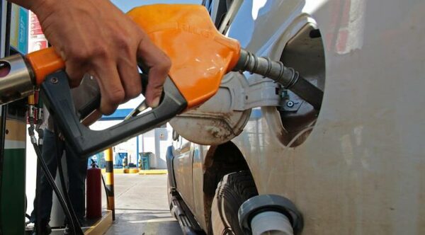 Gasolineras suben sus precios hasta G. 1.500 desde hoy