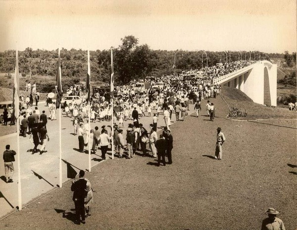 Puente de la Amistad celebra 57 años de integración entre Brasil y Paraguay - La Clave