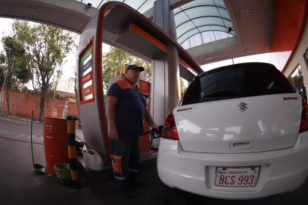 Anuncian que desde hoy subenhasta G. 1.500 por litro los combustibles