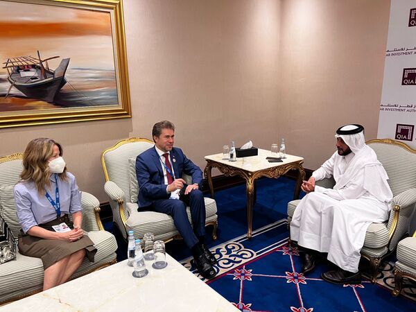 Paraguay impulsa vínculos económicos con el Estado de Qatar en el Foro Doha - .::Agencia IP::.
