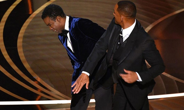 Will Smith le dio un golpe a Chris Rock por burlarse de la alopecia de su esposa - OviedoPress