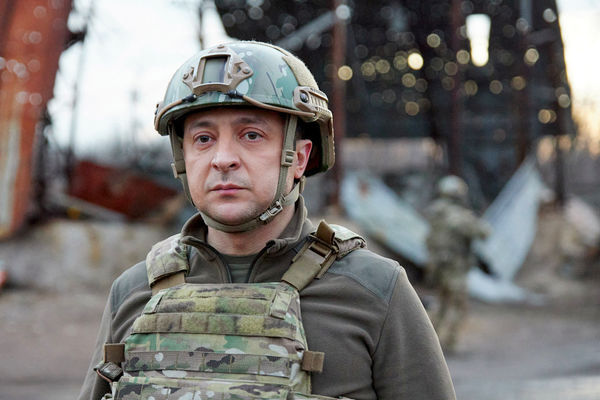 Zelensky acusa a Putin de abandonar a soldados caídos: “no se puede respirar del hedor”