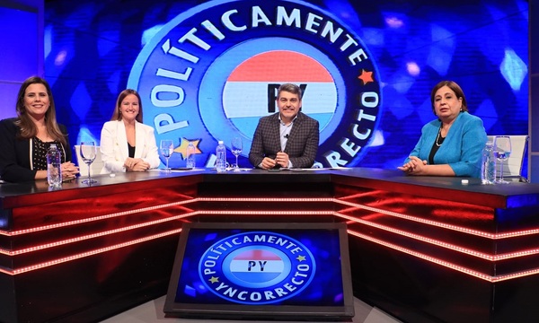 Soledad Núñez, Kattya González y Esperanza Martínez con Luis Bareiro | Telefuturo