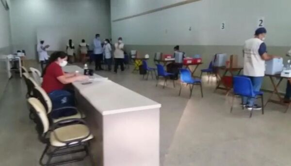 Vacunatorios aguardan a las personas para completar esquema de vacunación anticovid - Radio Imperio