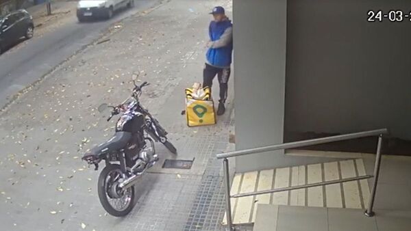 Escrachó a delivery por comerse la mitad de su pedido