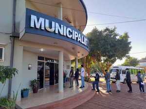 Larga fila de contribuyentes en Cambyretá  para revalidar registros