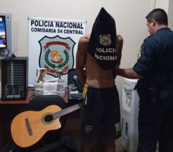 Diario HOY | Entró por el techo de una capilla y se estaba llevando hasta la guitarra cuando fue detenido