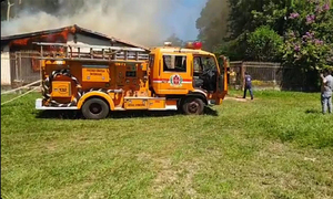 Coronel Oviedo: Incendio consume vivienda en Potrero Cué - OviedoPress