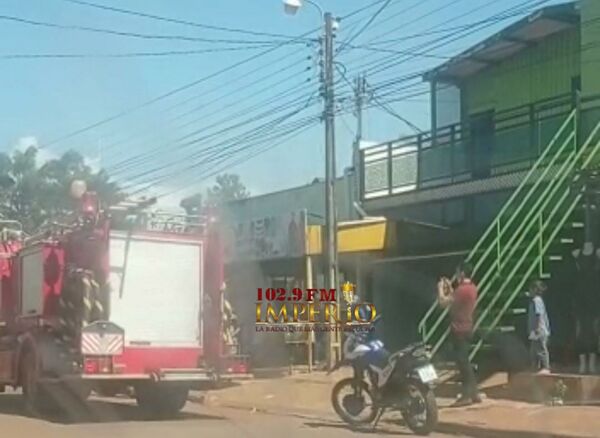 Bomberos sofocaron incendios en dos viviendas - Radio Imperio