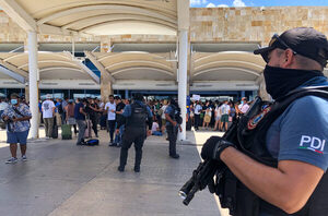 Caos y confusión en aeropuerto de Cancún tras falsa alarma de detonaciones - MarketData