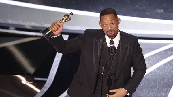 Los Oscar condenan la bofetada de Will Smith y estudiarán un castigo