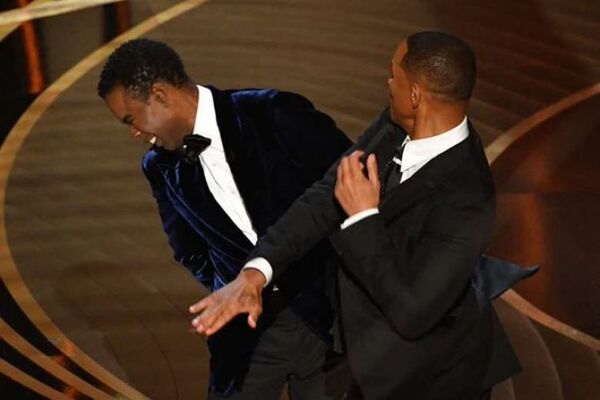 La Academia condena la bofetada de Will Smith en los Óscar y lanza una revisión formal del incidente