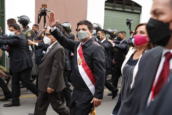 Perú presenta una versión de su himno nacional en lenguas indígenas - Mundo - ABC Color