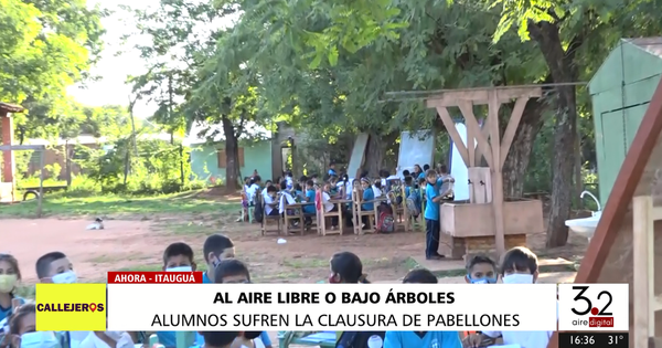 Niños dan clases al aire libre por peligro de derrumbe de aulas en Itauguá