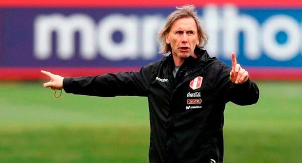 Ricardo Gareca define este martes su futuro al frente de Perú